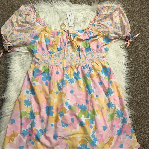 SOLD For love and lemons style boutique dress with floral print - Picture 5 of 5